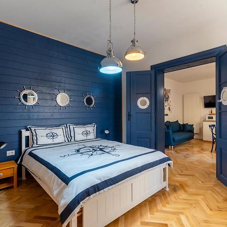 Luxurious Apartment In Old Town - Ultra Central Брашов Екстериор снимка