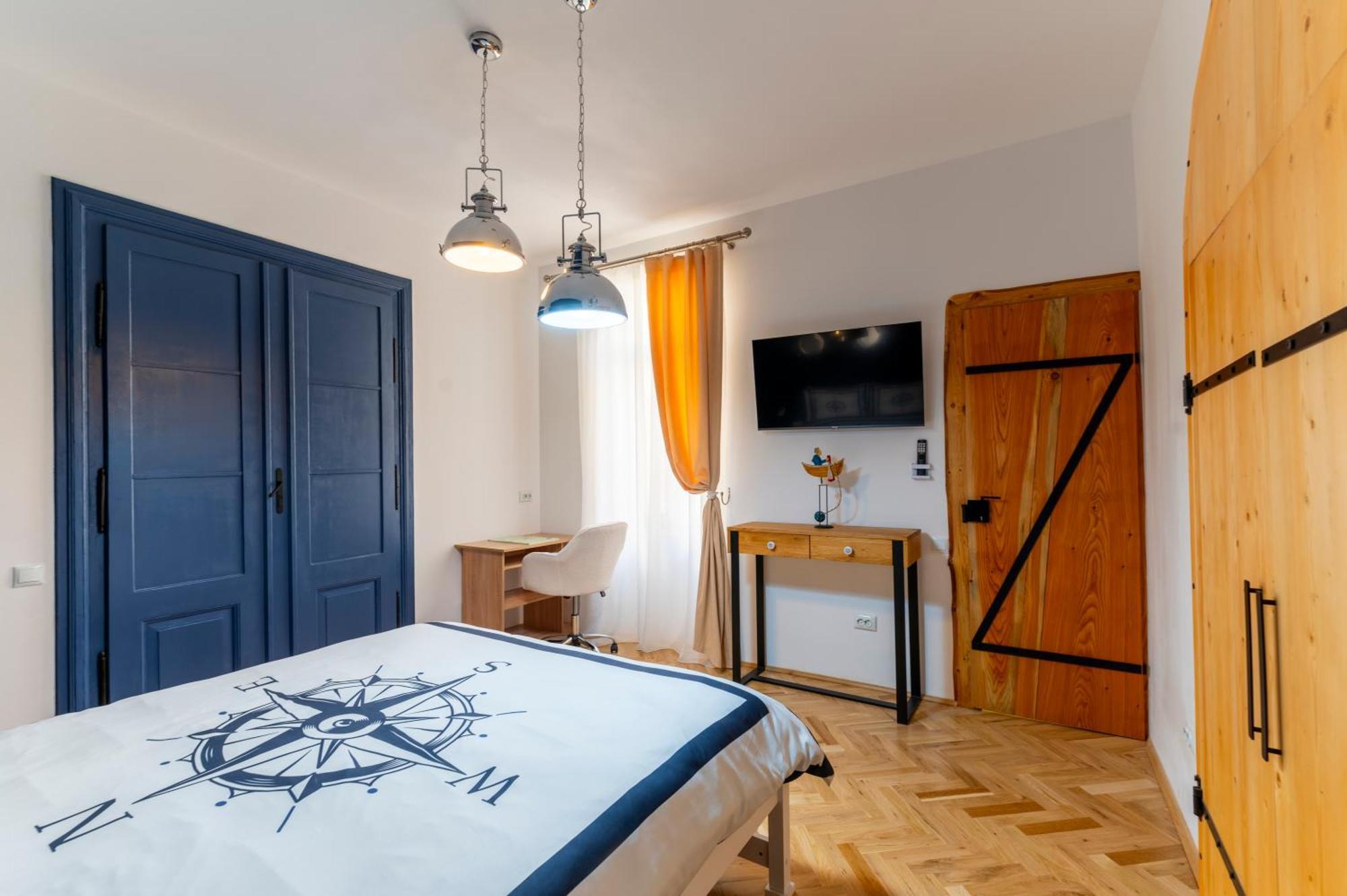 Luxurious Apartment In Old Town - Ultra Central Брашов Екстериор снимка
