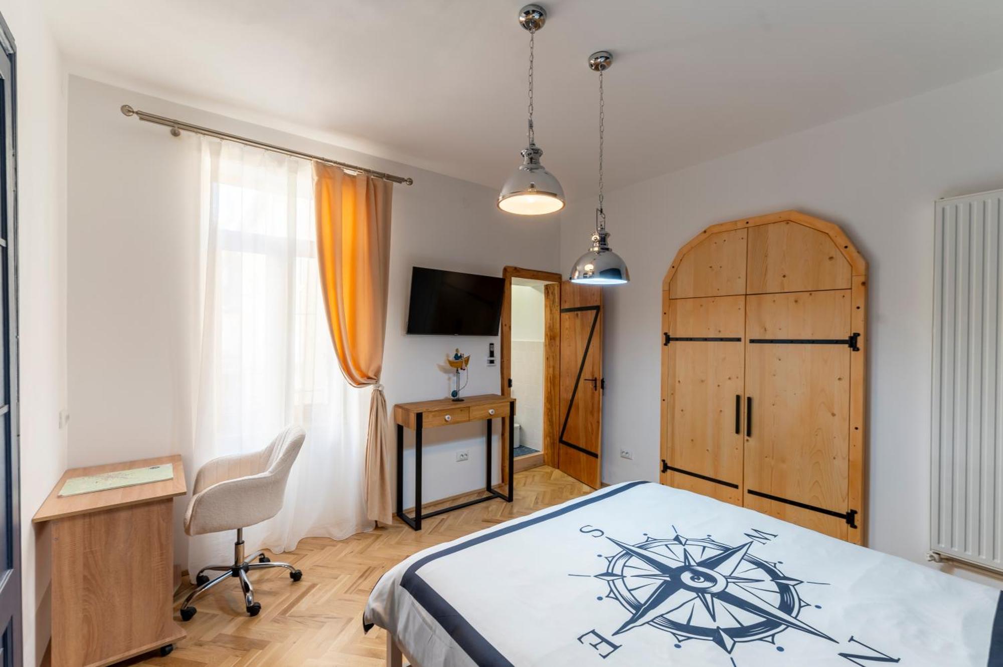 Luxurious Apartment In Old Town - Ultra Central Брашов Екстериор снимка