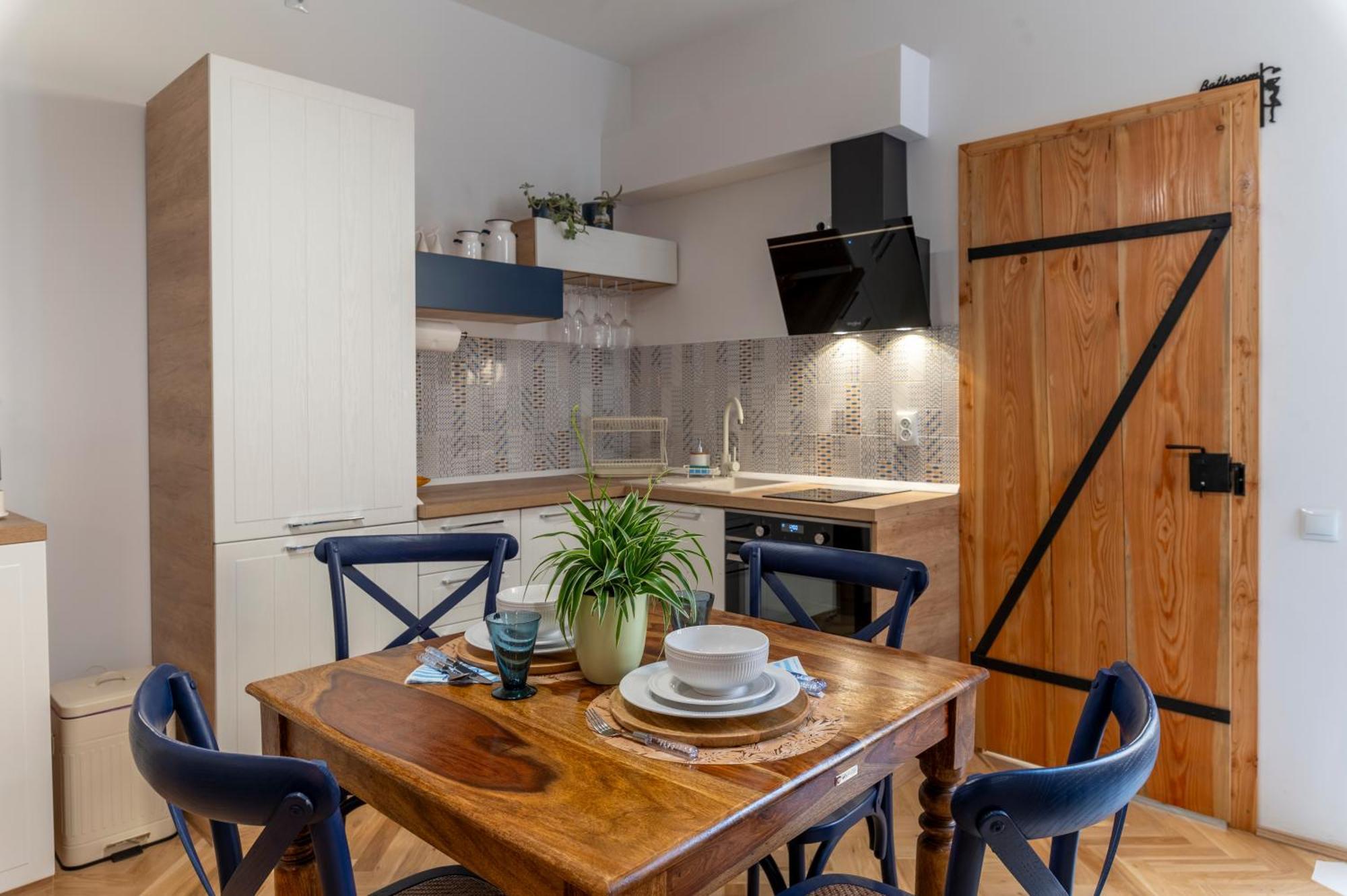 Luxurious Apartment In Old Town - Ultra Central Брашов Екстериор снимка