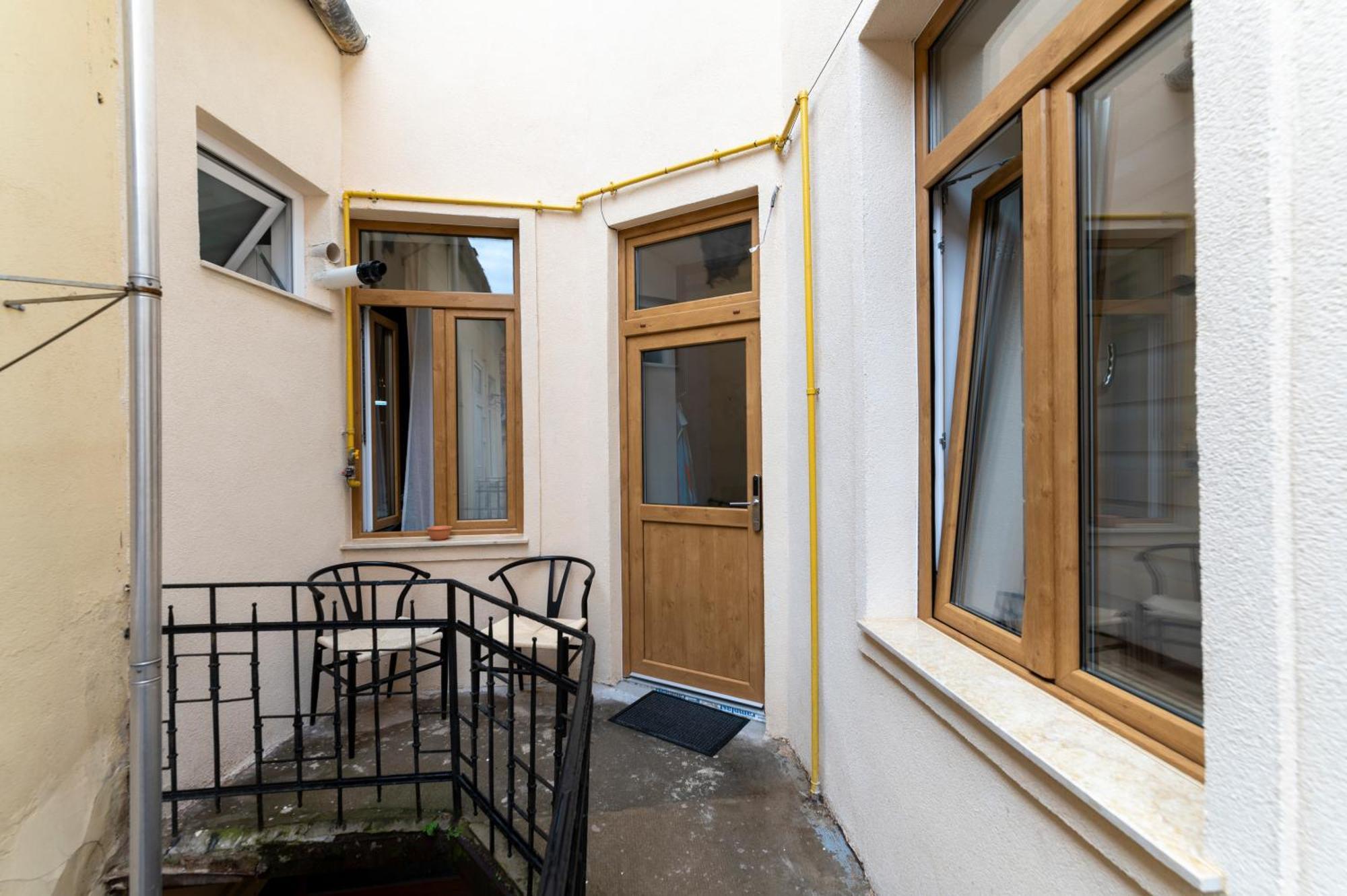 Luxurious Apartment In Old Town - Ultra Central Брашов Екстериор снимка